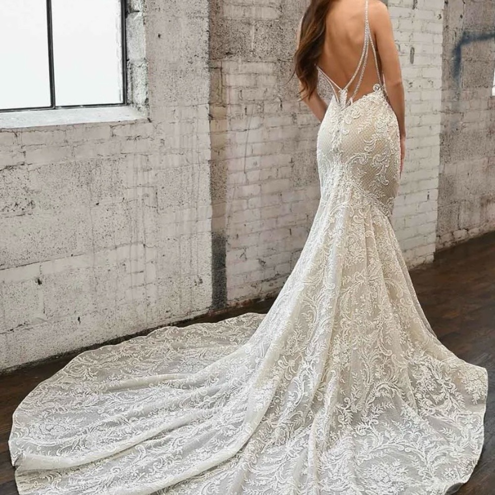 Martina Liana Lace Wedding Dress in Cream